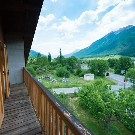 Grand 3 Chambres, Balcon, Cuisine Equipee - Fr-1-330f-122