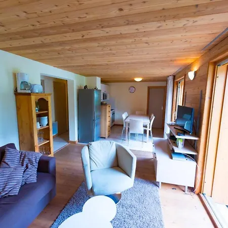 Grand 3 Chambres, Balcon, Cuisine Equipee - Fr-1-330f-122 르몬티얼레벵즈